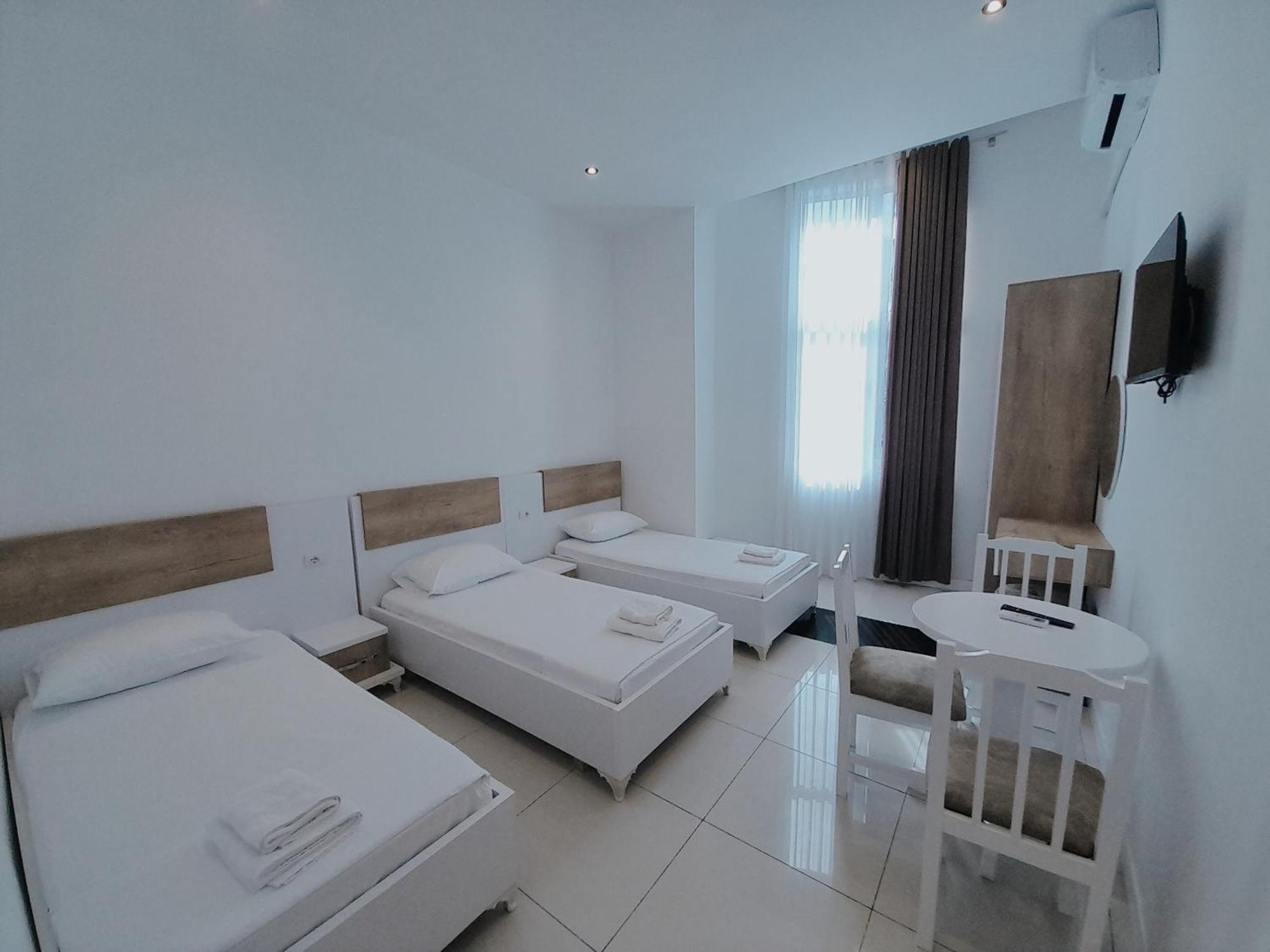 Hotel Restaurant Univers شكودر المظهر الخارجي الصورة
